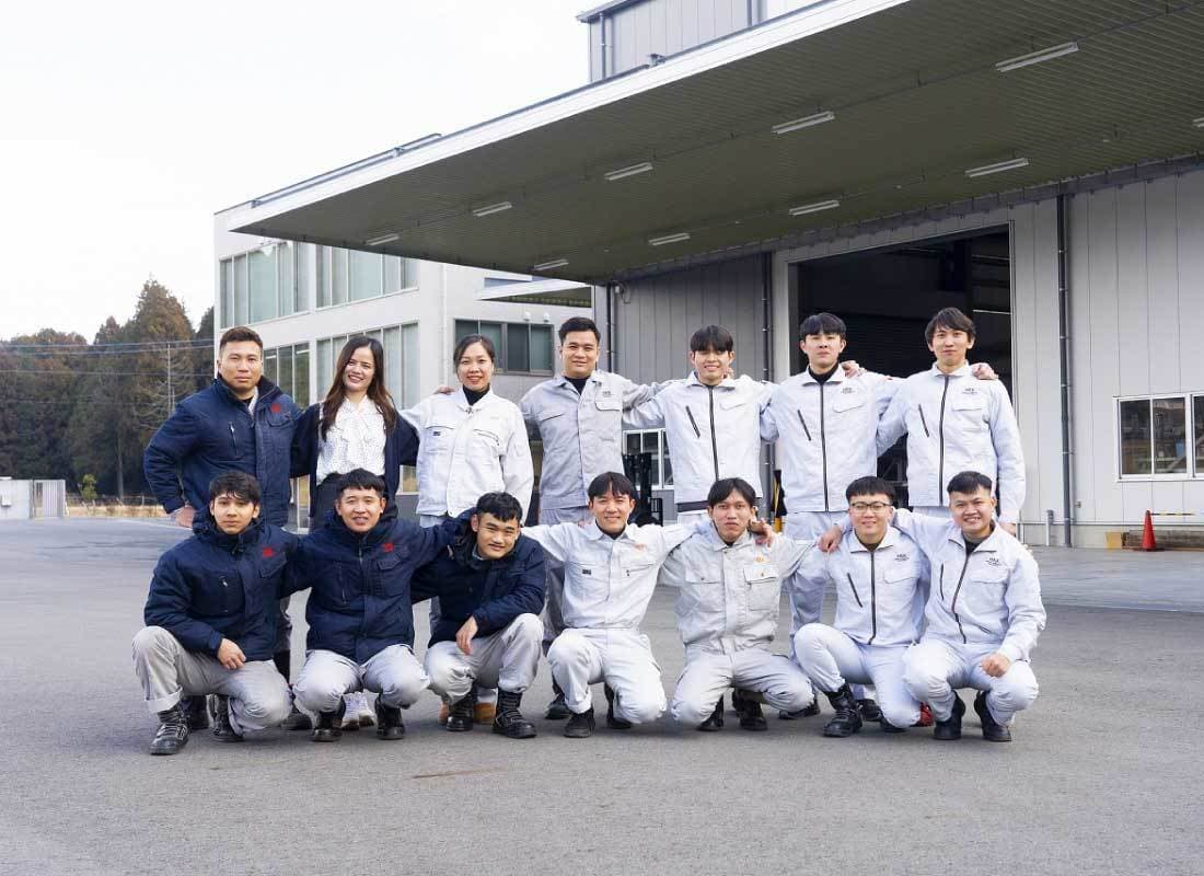 ベトナム社員16名